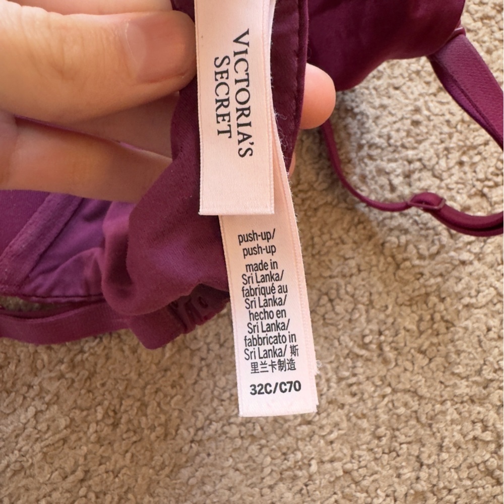 Victoria Secret BODY by Victoria Secret Bra - Picture 3 of 3